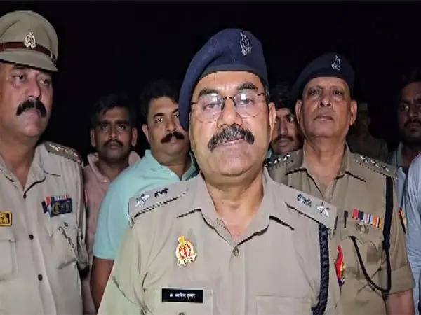 Jhansi में मुठभेड़ में वांछित अपराधी घायल Jhansi में मुठभेड़ में वांछित अपराधी घायल