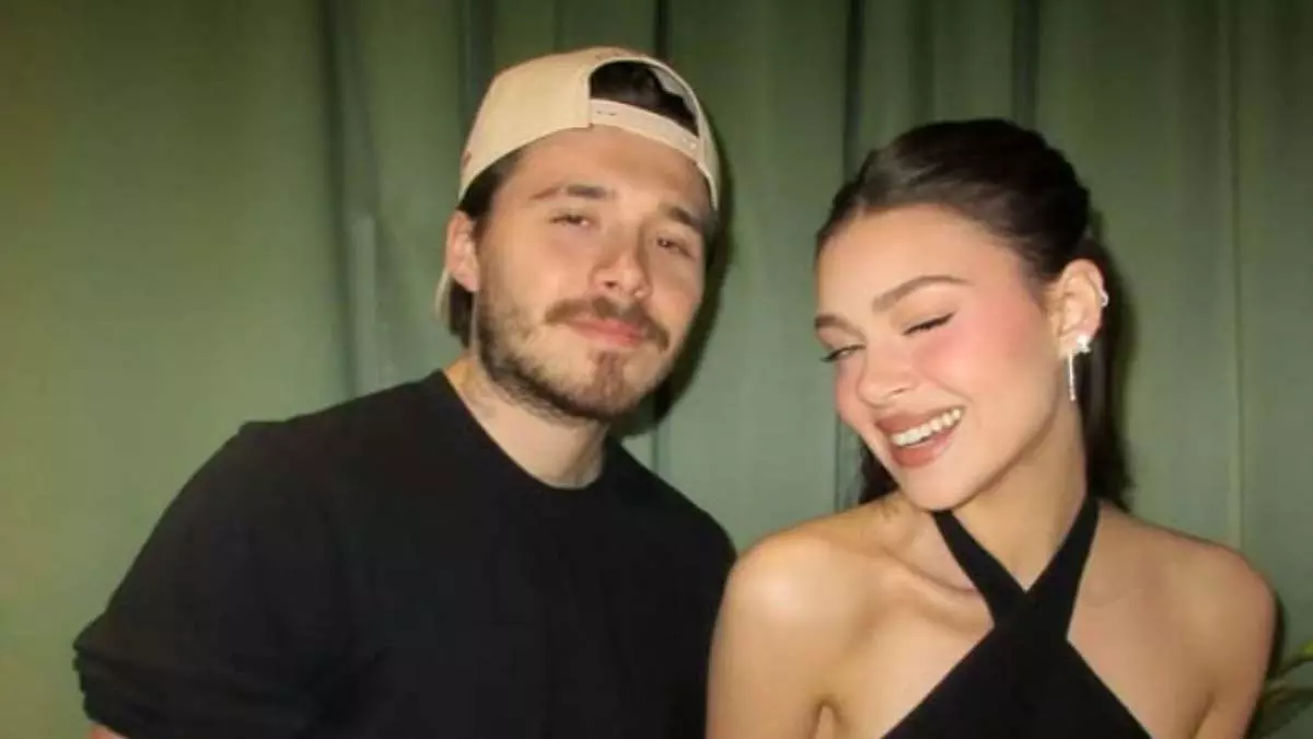 Brooklyn Beckham और निकोला पेल्ट्ज़ की डेविड और विक्टोरिया के प्रति चुप्पी Brooklyn Beckham और निकोला पेल्ट्ज़ की डेविड और विक्टोरिया के प्रति चुप्पी