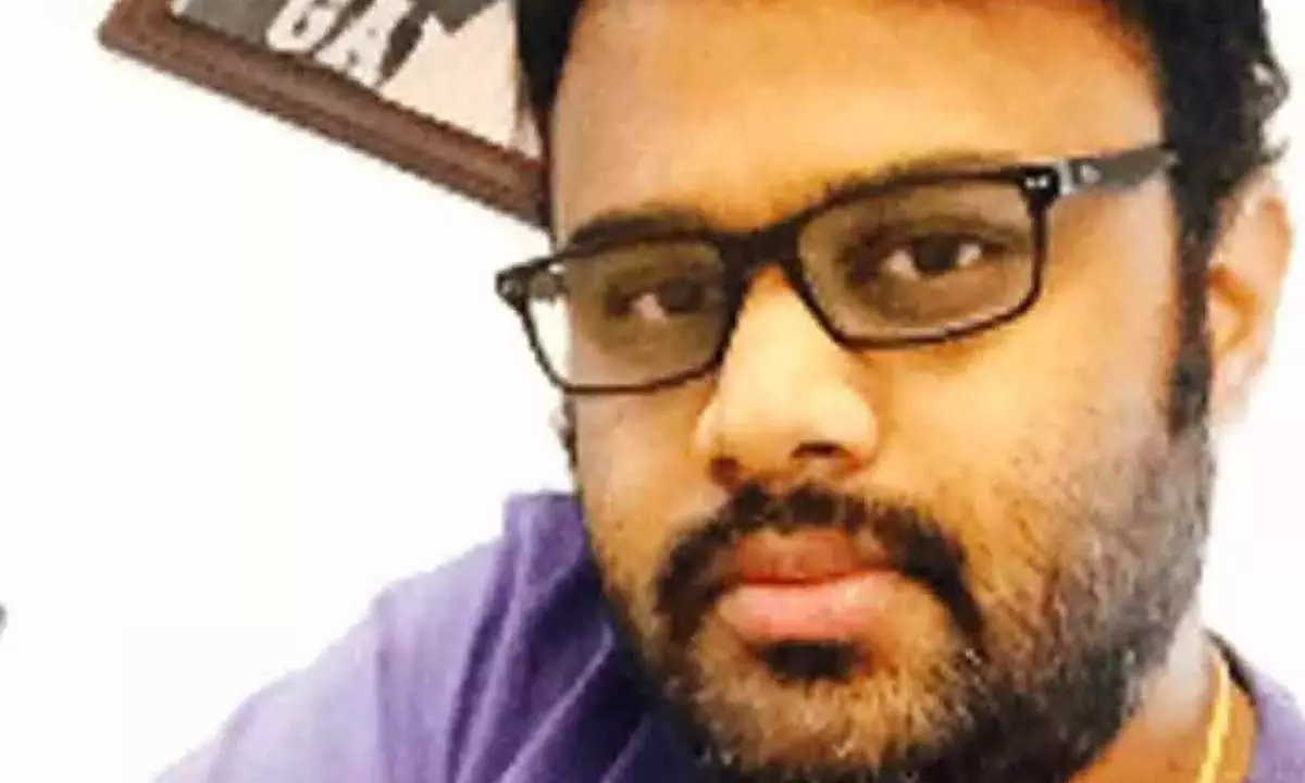 नागा वामसी ने महानाडु कार्यक्रम में तेलुगु देशम पार्टी को 1 लाख रुपए का दान दिया नागा वामसी ने महानाडु कार्यक्रम में तेलुगु देशम पार्टी को 1 लाख रुपए का दान दिया
