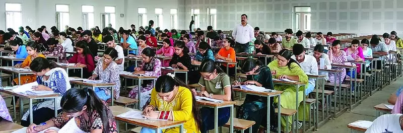 हमीरपुर कालेज में 96 % अभ्यर्थियों ने दी बीएड की प्रवेश परीक्षा हमीरपुर कालेज में 96 % अभ्यर्थियों ने दी बीएड की प्रवेश परीक्षा