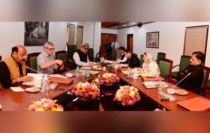 जम्मू-कश्मीर में पर्यटन को पुनर्जीवित करने पर केंद्र बड़ा फैसला लेगा: Omar जम्मू-कश्मीर में पर्यटन को पुनर्जीवित करने पर केंद्र बड़ा फैसला लेगा: Omar