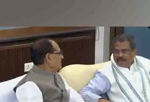 धर्मेंद्र प्रधान ने Sambalpur में टर्मिनल मार्केट की स्थापना के लिए शिवराज सिंह से किया आग्रह धर्मेंद्र प्रधान ने Sambalpur में टर्मिनल मार्केट की स्थापना के लिए शिवराज सिंह से किया आग्रह