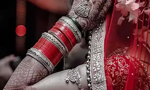 कार की डिमांड, नहीं मिलने पर दूल्हे ने तोड़ दिया शादी कार की डिमांड, नहीं मिलने पर दूल्हे ने तोड़ दिया शादी