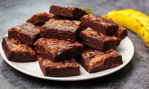 Recipe: घर पर बनाएं बनाना चॉकलेट प्रोटीन ब्राउनी, जानें कितनी हेल्दी है ये रेसिपी Recipe: घर पर बनाएं बनाना चॉकलेट प्रोटीन ब्राउनी, जानें कितनी हेल्दी है ये रेसिपी