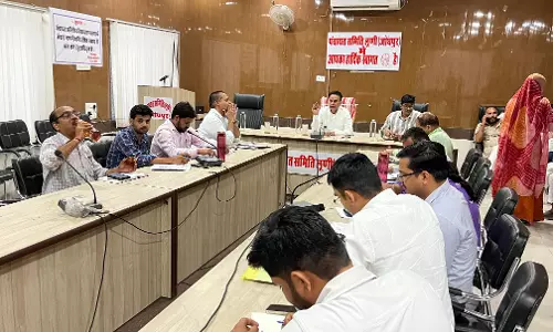 Jaipur: विकास और व्यक्तिगत लाभ की योजनाओं की प्रगति की समीक्षा की Jaipur: विकास और व्यक्तिगत लाभ की योजनाओं की प्रगति की समीक्षा की