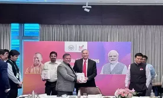 Lucknow: मुंबई राउंडटेबल मीटिंग में यूपी के लिए हज़ारों करोड़ के निवेश की घोषणाएं Lucknow: मुंबई राउंडटेबल मीटिंग में यूपी के लिए हज़ारों करोड़ के निवेश की घोषणाएं