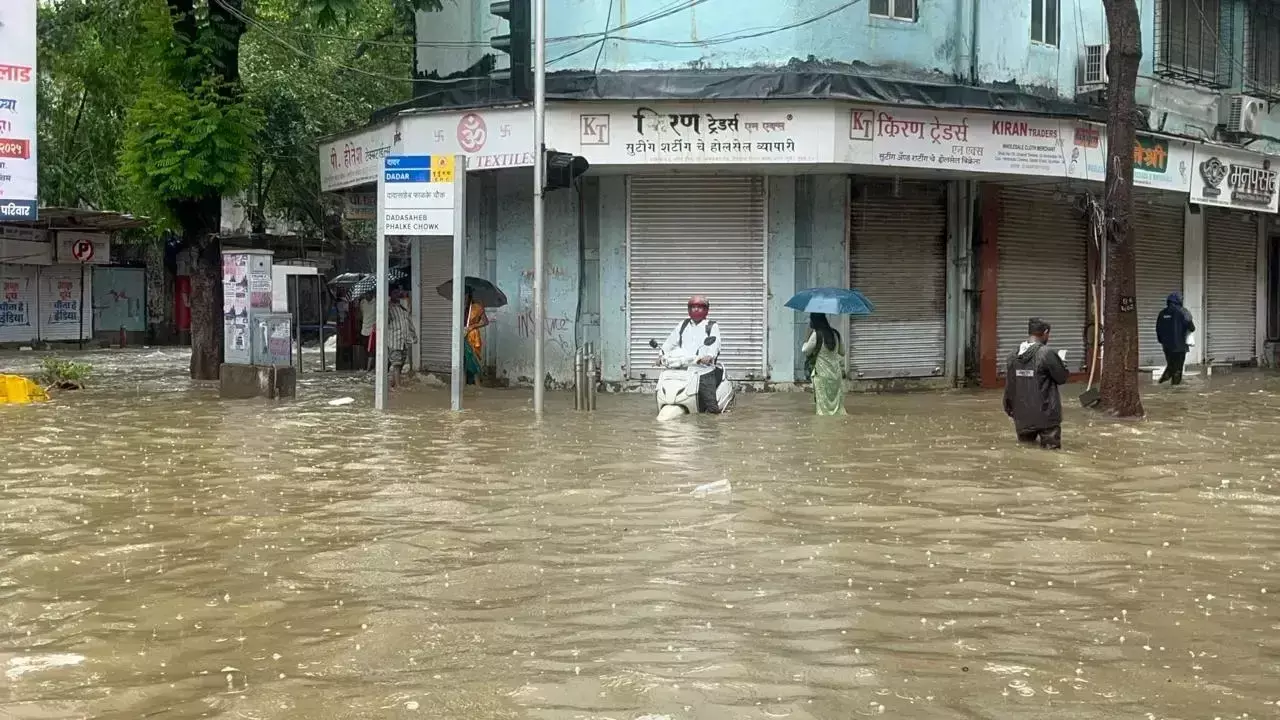 Mumbai: जलजमाव के कारण चार ‘मिनी पंपिंग स्टेशन’ के संचालकों पर लगा  जुर्माना
