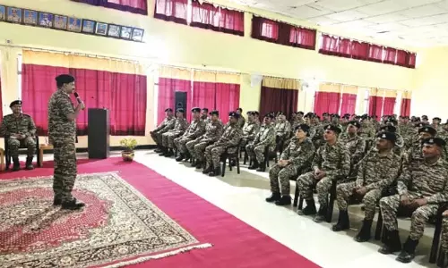 CRPF DG GP. सिंह ने श्रीनगर में सुरक्षा तैयारियों की समीक्षा की CRPF DG GP. सिंह ने श्रीनगर में सुरक्षा तैयारियों की समीक्षा की