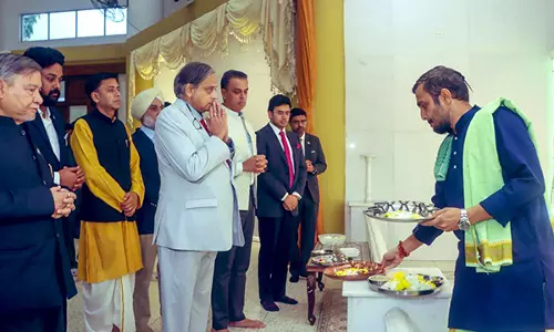 Shashi Tharoor के नेतृत्व में सर्वदलीय प्रतिनिधिमंडल ने पनामा में भारतीय सांस्कृतिक केंद्र का दौरा किया