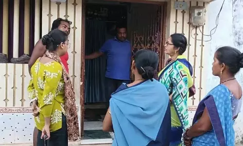 Odisha के छत्रपुर गांव में नाबालिग की मौत के बाद डेंगू का डर Odisha के छत्रपुर गांव में नाबालिग की मौत के बाद डेंगू का डर