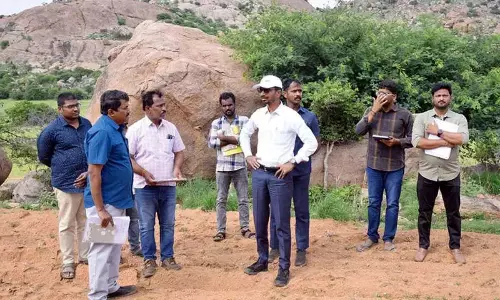 कलेक्टर ने अधिकारियों को जवाहर नवोदय विद्यालय के लिए भूमि चिन्हित करने के निर्देश दिए कलेक्टर ने अधिकारियों को जवाहर नवोदय विद्यालय के लिए भूमि चिन्हित करने के निर्देश दिए