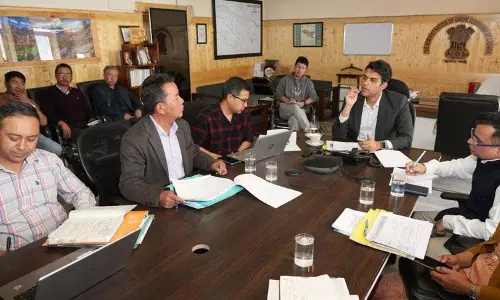 Leh: कृषि सचिव ने प्रमुख योजनाओं के व्यय की समीक्षा की Leh: कृषि सचिव ने प्रमुख योजनाओं के व्यय की समीक्षा की