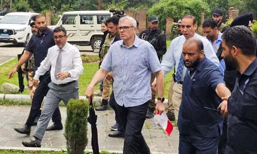 J&K के सीएम उमर अब्दुल्ला ने पहलगाम में कैबिनेट बैठक की