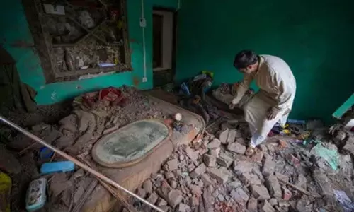 DC ने गोलाबारी प्रभावित परिवारों के लिए राहत को मंजूरी देने के लिए बैठक की अध्यक्षता की