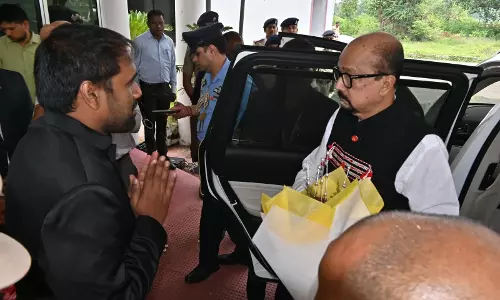 धमतरी पहुंचे राज्यपाल डेका