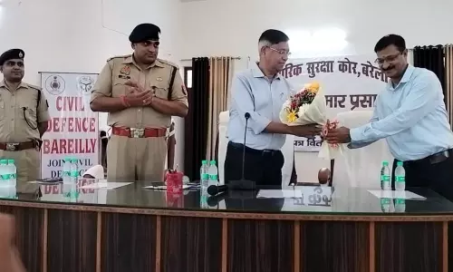 Bareilly: डीजी व एसएसपी ने वार्डंस को सम्मानित कर किया प्रोत्साहित