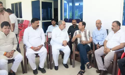 Bareilly: विधायक डॉ. राघवेंद्र शर्मा को पितृ शोक, मंत्री ने जताया शोक Bareilly: विधायक डॉ. राघवेंद्र शर्मा को पितृ शोक, मंत्री ने जताया शोक