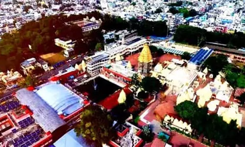 दंपत्ति ने Ujjain के महाकाल मंदिर के सुरक्षा गार्ड पर लगाया दुर्व्यवहार का आरोप