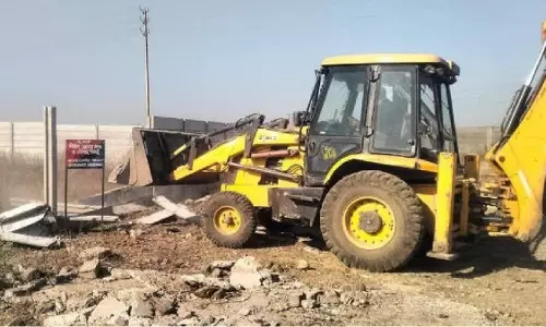 Dehradun: 188 अलर्ट के तहत अवैध कब्जे ध्वस्त, प्रशासन की बड़ी कार्रवाई