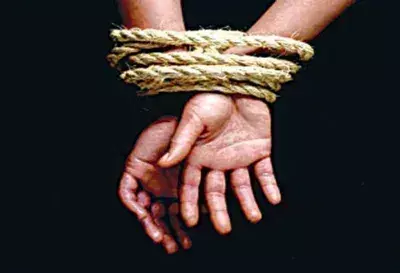 Modinagar: फैक्टरी में बंधक बनाकर 20 लाख की लूट Modinagar: फैक्टरी में बंधक बनाकर 20 लाख की लूट