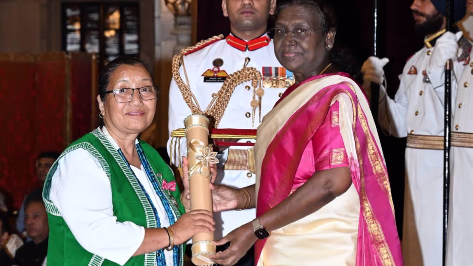 Arunachal : दशकों तक जमीनी स्तर पर योगदान के लिए पद्मश्री से सम्मानित किया Arunachal : दशकों तक जमीनी स्तर पर योगदान के लिए पद्मश्री से सम्मानित किया