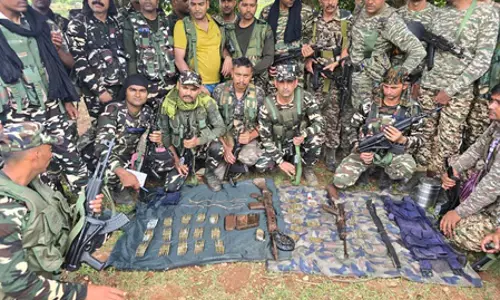 नक्सलियों के खिलाफ ऑपरेशन के दौरान आठ IED समेत हथियारों का जखीरा बरामद नक्सलियों के खिलाफ ऑपरेशन के दौरान आठ IED समेत हथियारों का जखीरा बरामद