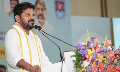 Telangana CM ने कहा, बीआरएस नौकरियां देने में बाधा उत्पन्न कर रही Telangana CM ने कहा, बीआरएस नौकरियां देने में बाधा उत्पन्न कर रही