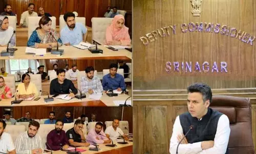 DC श्रीनगर ने मिशन युवा के कार्यान्वयन की प्रगति की समीक्षा की DC श्रीनगर ने मिशन युवा के कार्यान्वयन की प्रगति की समीक्षा की