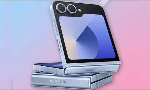 Samsung का Galaxy Z Flip 7 हो सकता है डुअल-चिप स्ट्रैटेजी वाला कंपनी का पहला फोल्डेबल Samsung का Galaxy Z Flip 7 हो सकता है डुअल-चिप स्ट्रैटेजी वाला कंपनी का पहला फोल्डेबल
