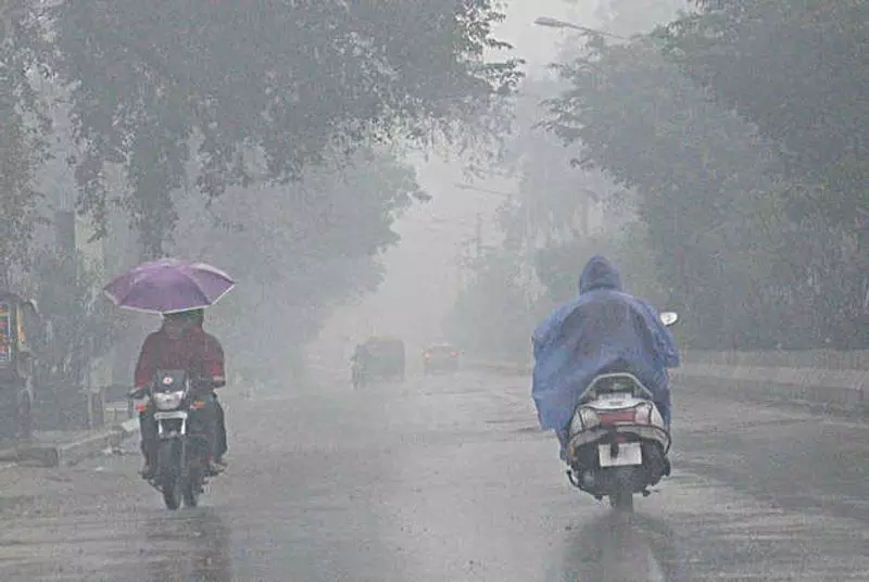 Delhi के मेयर ने मानसून की तैयारियों पर समीक्षा बैठक की Delhi के मेयर ने मानसून की तैयारियों पर समीक्षा बैठक की