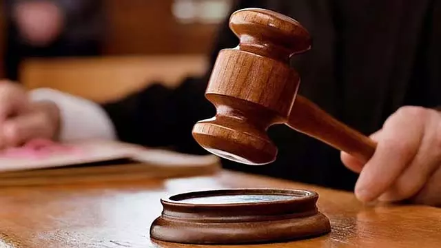 भ्रष्टाचार मामला: लोकायुक्त ने मुख्य आरोपी को गिरफ्तार करने में विफल रहने पर पुलिस की खिंचाई की भ्रष्टाचार मामला: लोकायुक्त ने मुख्य आरोपी को गिरफ्तार करने में विफल रहने पर पुलिस की खिंचाई की