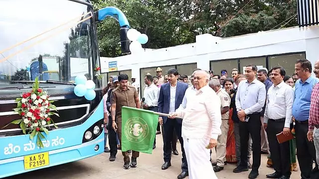 BMTC ने लॉन्च किया दिव्य दर्शन वीकेंड टूर पैकेज: प्रसिद्ध मंदिरों के दर्शन का मौका BMTC ने लॉन्च किया दिव्य दर्शन वीकेंड टूर पैकेज: प्रसिद्ध मंदिरों के दर्शन का मौका