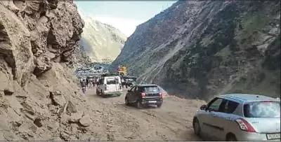 बटोटे-किश्तवाड़ राष्ट्रीय राजमार्ग 244 फिर से खोला गया बटोटे-किश्तवाड़ राष्ट्रीय राजमार्ग 244 फिर से खोला गया