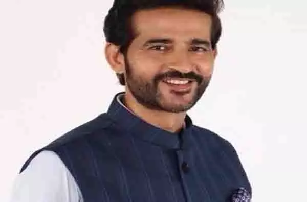 Hiten Tejwani ने टेलीविज़न की प्रतिस्पर्धी दुनिया में जीवित रहने के बारे में बात की Hiten Tejwani ने टेलीविज़न की प्रतिस्पर्धी दुनिया में जीवित रहने के बारे में बात की