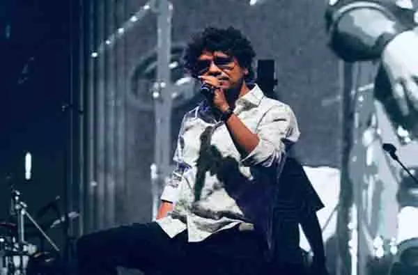 Papon ने ‘मेट्रो इन डिनो’ का अप्रकाशित गीत प्रस्तुत किया, प्रीतम के साथ अपने सहयोग के बारे में बात की Papon ने ‘मेट्रो इन डिनो’ का अप्रकाशित गीत प्रस्तुत किया, प्रीतम के साथ अपने सहयोग के बारे में बात की