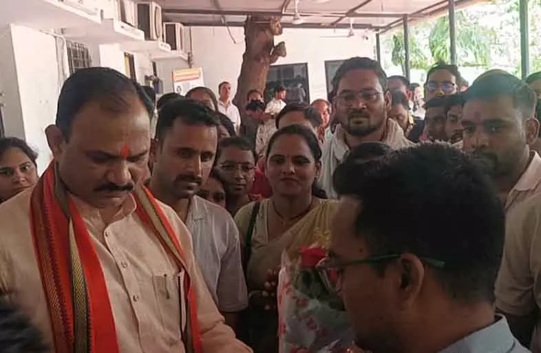 स्वास्थ्य मंत्री ने स्वास्थ्य मितानों की नौकरी को लेकर दिया बड़ा बयान स्वास्थ्य मंत्री ने स्वास्थ्य मितानों की नौकरी को लेकर दिया बड़ा बयान