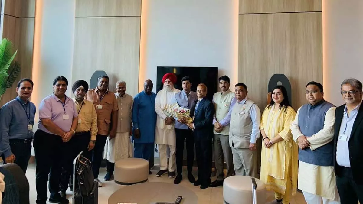 शिवसेना सांसद के नेतृत्व में सर्वदलीय प्रतिनिधिमंडल राजनयिक संपर्क के लिए सिएरा लियोन पहुंचा शिवसेना सांसद के नेतृत्व में सर्वदलीय प्रतिनिधिमंडल राजनयिक संपर्क के लिए सिएरा लियोन पहुंचा