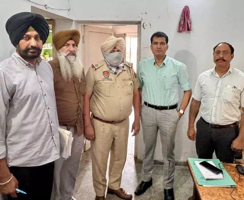 भ्रष्टाचार मामले में गिरफ्तार फगवाड़ा CIA पुलिसकर्मियों की पुलिस रिमांड बढ़ाई गई भ्रष्टाचार मामले में गिरफ्तार फगवाड़ा CIA पुलिसकर्मियों की पुलिस रिमांड बढ़ाई गई