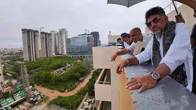 वर्षा जल के सुचारू प्रवाह में बाधा डालने वाले भवनों को खाली करने का नोटिस: DCM वर्षा जल के सुचारू प्रवाह में बाधा डालने वाले भवनों को खाली करने का नोटिस: DCM