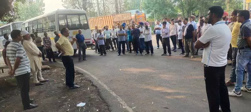 BBMB कर्मचारियों ने भाखड़ा बांध पर CISF की तैनाती का विरोध किया BBMB कर्मचारियों ने भाखड़ा बांध पर CISF की तैनाती का विरोध किया