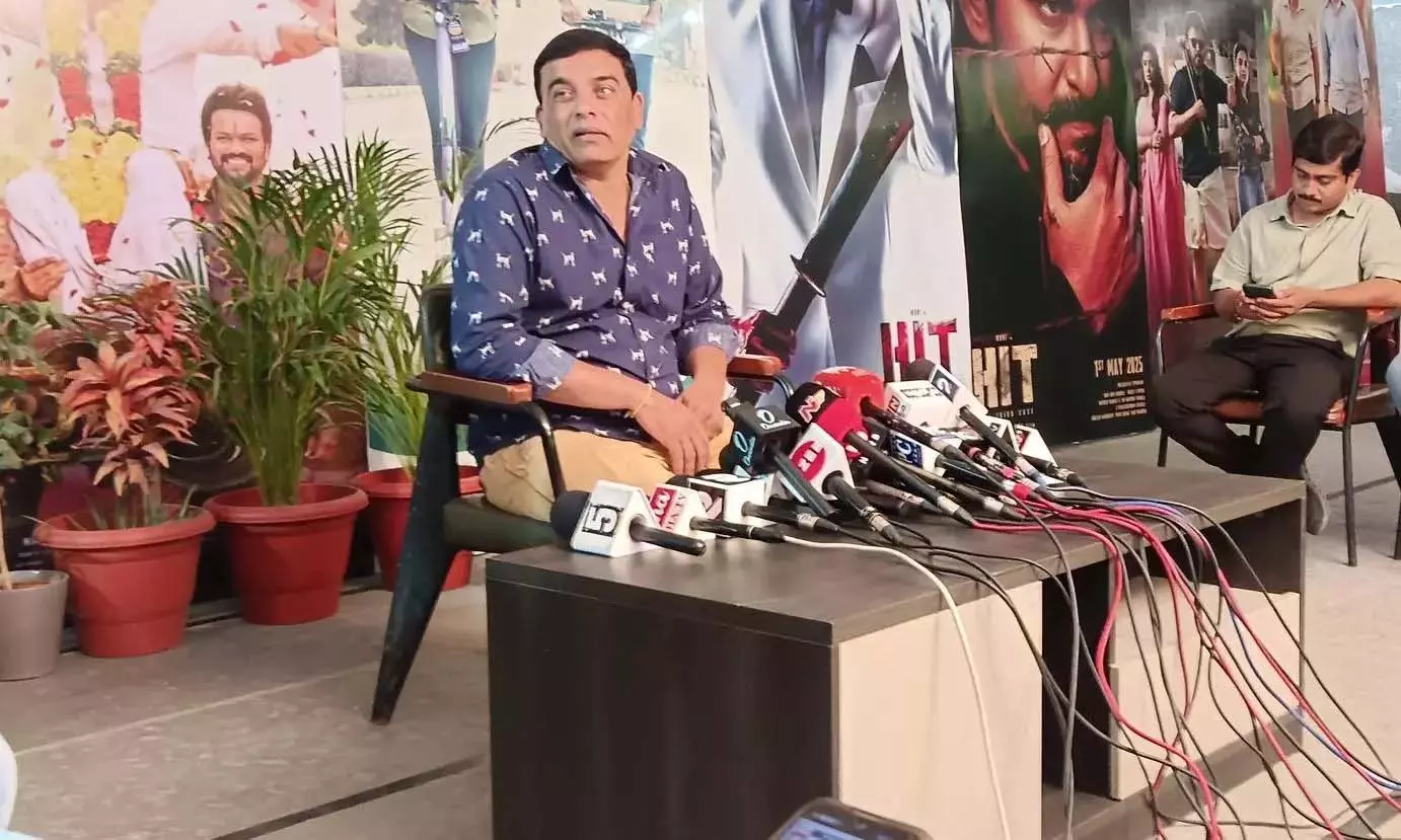 Andhra: जन सेना नेता ने सिनेमा हॉल बंद के आह्वान के लिए दिल राजू को जिम्मेदार ठहराया Andhra: जन सेना नेता ने सिनेमा हॉल बंद के आह्वान के लिए दिल राजू को जिम्मेदार ठहराया