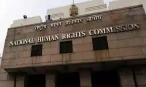 NHRC ने राज्य सरकार और डीजीपी को नोटिस जारी किया NHRC ने राज्य सरकार और डीजीपी को नोटिस जारी किया