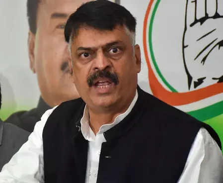राहुल गांधी धमकियों से नहीं डरने वाले : राजेश ठाकुर राहुल गांधी धमकियों से नहीं डरने वाले : राजेश ठाकुर