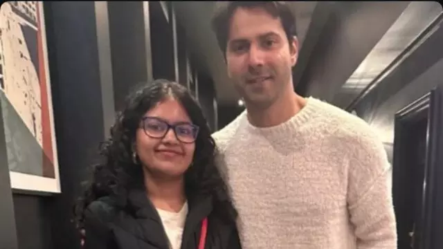 फैन के लिए वरुण का प्यार भरा पल फैन के लिए वरुण का प्यार भरा पल