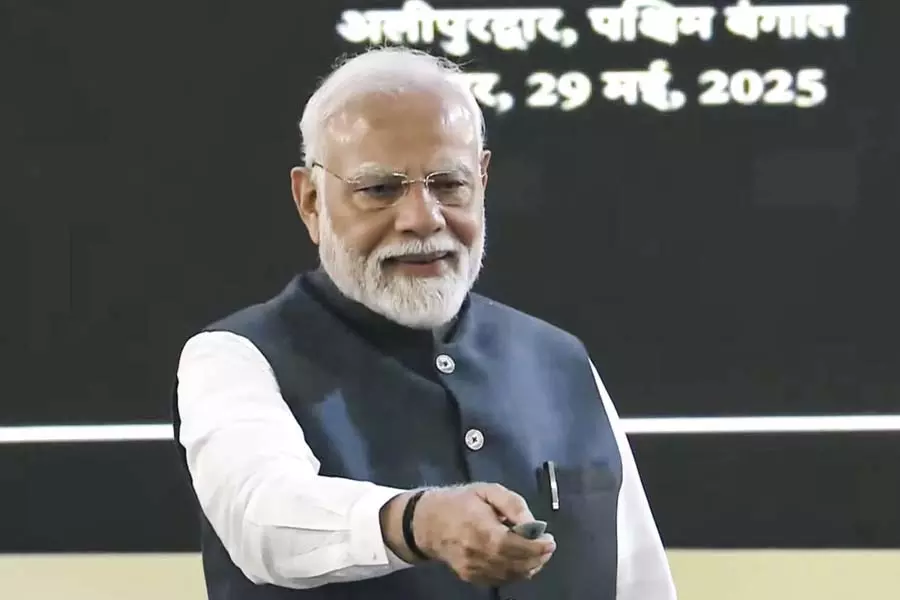 PM मोदी के बंगाल दौरे पर तृणमूल कांग्रेस का आरोप, केंद्र ने राज्य के लिए फंड रोक रखा PM मोदी के बंगाल दौरे पर तृणमूल कांग्रेस का आरोप, केंद्र ने राज्य के लिए फंड रोक रखा