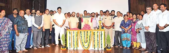 एपी भवन में पहली बार आधिकारिक तौर पर NTR की जयंती मनाई गई एपी भवन में पहली बार आधिकारिक तौर पर NTR की जयंती मनाई गई
