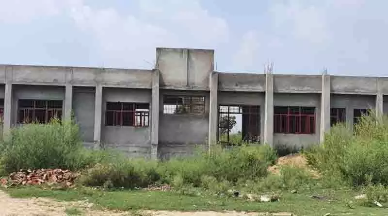 नूरमहल में BPEO भवन खाली पड़ा, इसका उपयोग नहीं हो रहा नूरमहल में BPEO भवन खाली पड़ा, इसका उपयोग नहीं हो रहा