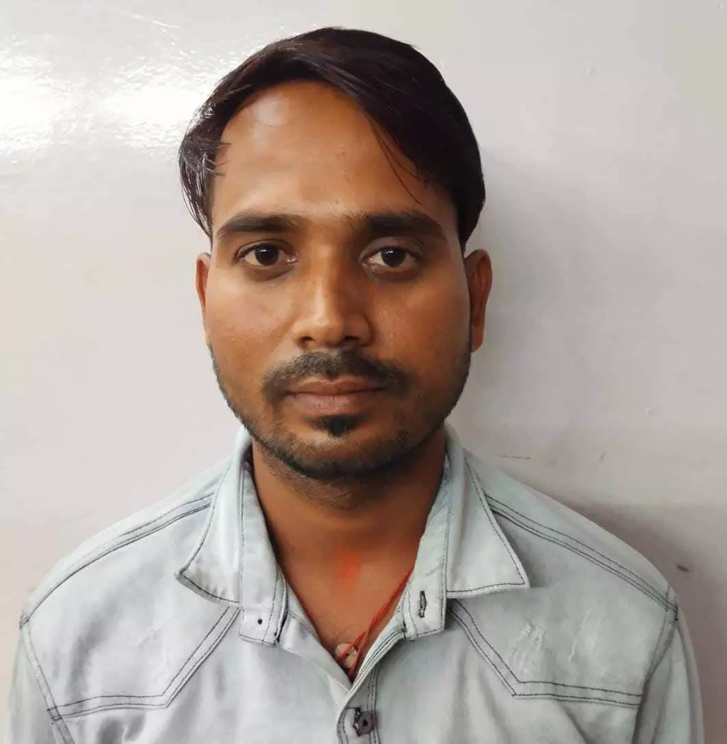 दिल्ली से रायपुर पुलिस को मिला इनपुट, खमतराई का युवक अरेस्ट दिल्ली से रायपुर पुलिस को मिला इनपुट, खमतराई का युवक अरेस्ट