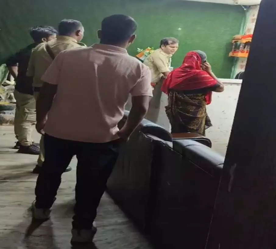 Raipur Breaking: स्पा सेंटर की आड़ में देह व्यापार, फरार महिला संचालक गिरफ्तार Raipur Breaking: स्पा सेंटर की आड़ में देह व्यापार, फरार महिला संचालक गिरफ्तार