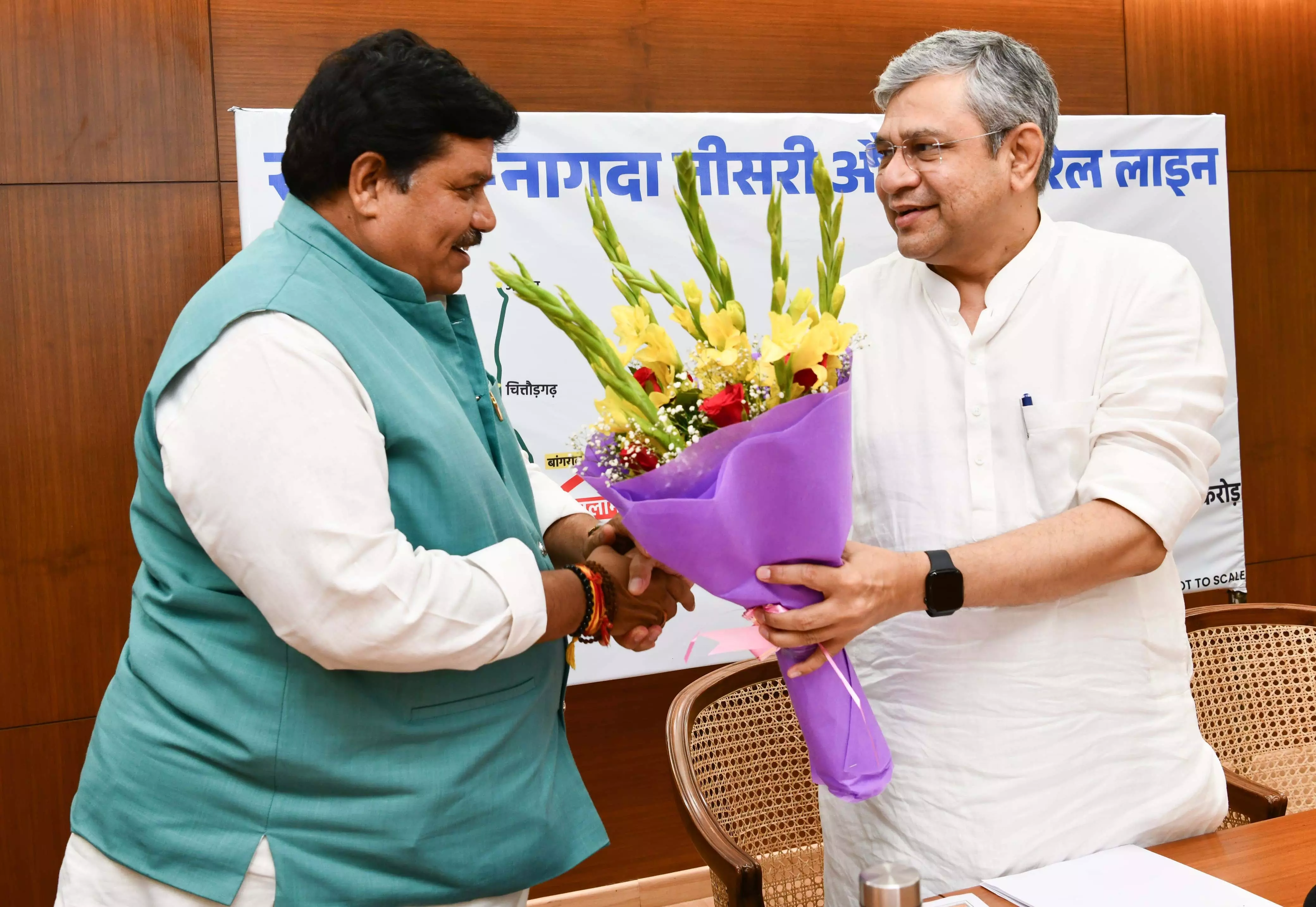 रतलाम-नागदा रेलखंड को मिलेगी नई रफ्तार, तीसरी और चौथी लाइन से जुड़ेगा विकास का ट्रैक रतलाम-नागदा रेलखंड को मिलेगी नई रफ्तार, तीसरी और चौथी लाइन से जुड़ेगा विकास का ट्रैक